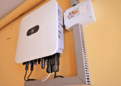 Inversor solar conectado a instalación fotovoltaica Igloo